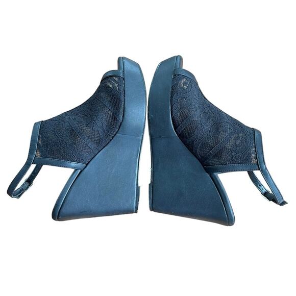 Torrid Black Lace Platform Wedge Heels size 10W - Picture 2 of 5